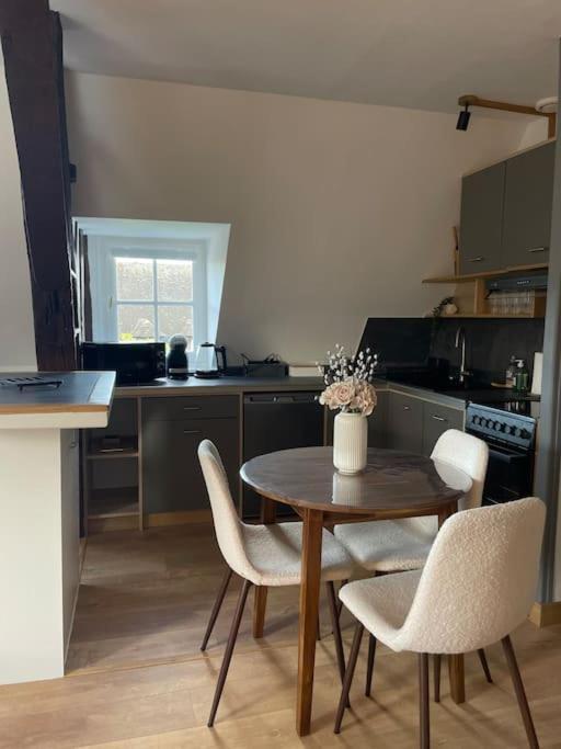 Apartament Duplex Bord De L'Eure - Parking Inclus - Jolie Vue Sur La Cathedrale Chartres Zewnętrze zdjęcie